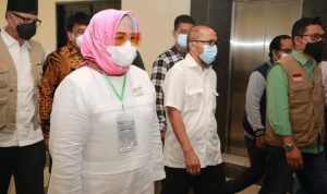 Sekwan DPRD Kepri Hamidi Hadiri Rapat Pleno KPU Terkait Penetapan Paslon Gubernur-Wagub Terpilih Sekwan DPRD Kepri Hamidi Hadiri Rapat Pleno KPU Terkait Penetapan Paslon Gubernur-Wagub Terpilih
