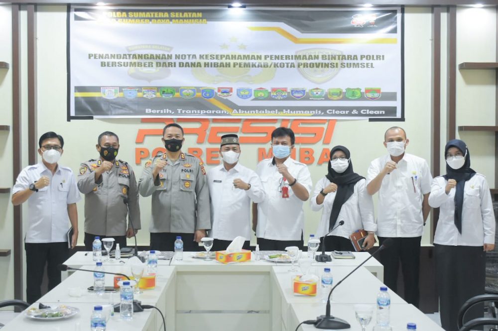Pemkab-Polres Muba Teken MoU Penerimaan Bintara Polri Secara Virtual Pemkab-Polres Muba Teken MoU Penerimaan Bintara Polri Secara Virtual