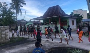Jalin Keakraban, Satgas TMMD Ke-111 Kodim 0315/Bintan Jogging Sore Bareng Warga Desa Marok Tua Jalin Keakraban, Satgas TMMD Ke-111 Kodim 0315/Bintan Jogging Sore Bareng Warga Desa Marok Tua