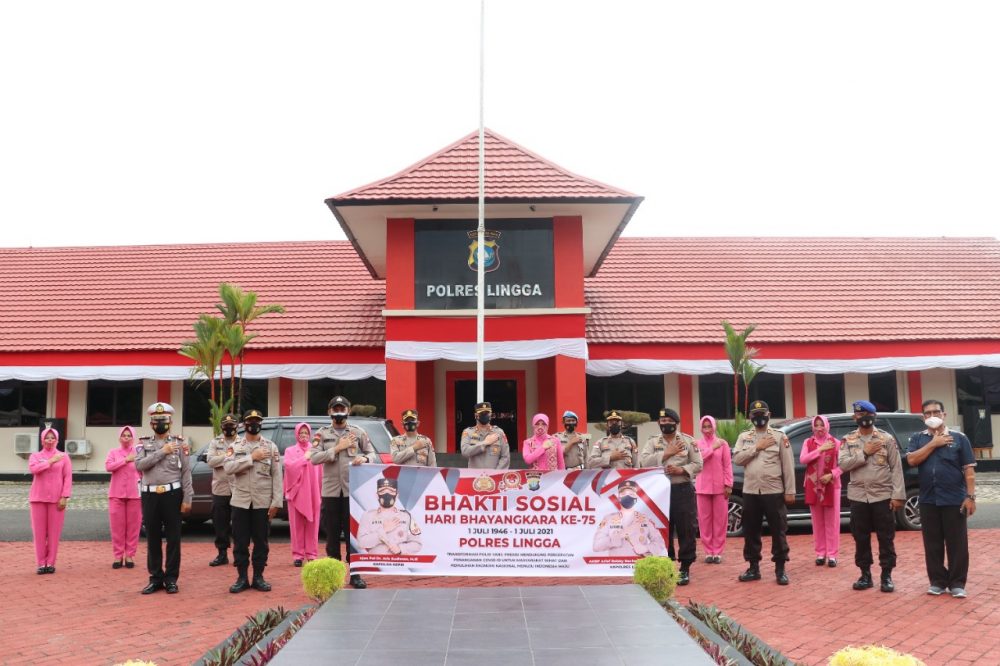 450 Sembako dan Vaksinasi Masal Warnai Hari Bhayangkara ke -75, Di Polres Lingga Gelar Bakti Sosial Serentak