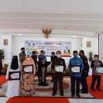 Kakankemenag Raih Penghargaan Inovasi SELALU SAMAWA dari Walikota Padang Panjang Kakankemenag Raih Penghargaan Inovasi SELALU SAMAWA dari Walikota Padang Panjang
