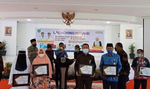 Kakankemenag Raih Penghargaan Inovasi SELALU SAMAWA dari Walikota Padang Panjang Kakankemenag Raih Penghargaan Inovasi SELALU SAMAWA dari Walikota Padang Panjang
