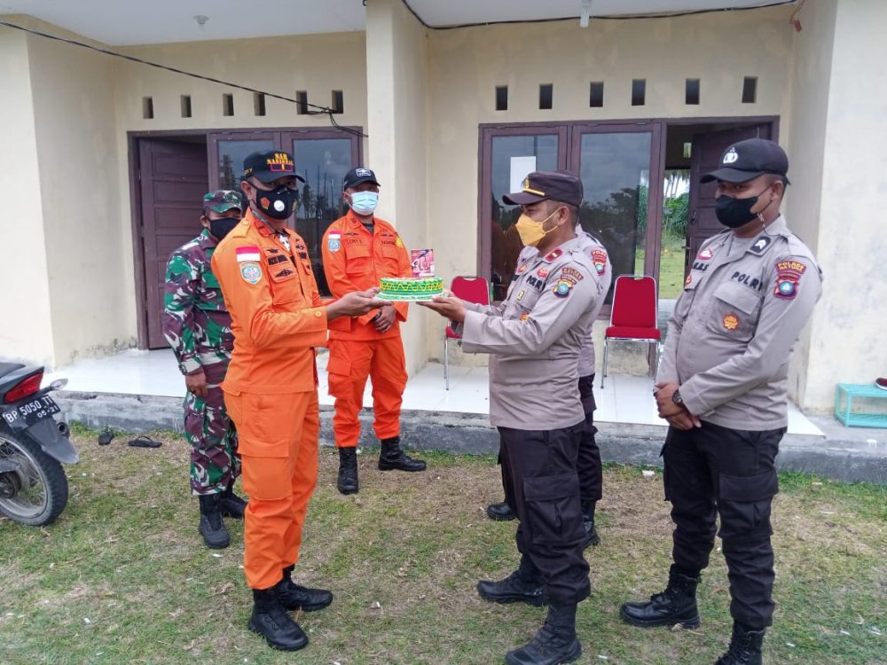 Datangi Mapolsek, Kanit Pos Unit Siaga SAR dan Danramil Ucapkan Selamat HUT Bhayangkara Ke-75