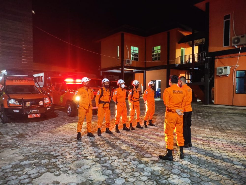 Tim SAR Tunda Pencarian 1 Orang Warga Desa Sepempang Yang Tersesat Saat Mencari Madu