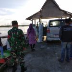 Danramil 06/Serasan, Kawal Evakuasi Pasien Positif Covid-19 Ke RSUD Natuna
