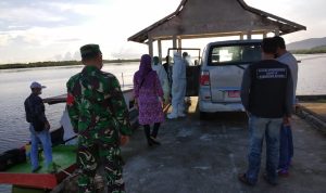 Danramil 06/Serasan, Kawal Evakuasi Pasien Positif Covid-19 Ke RSUD Natuna