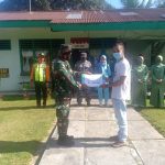 Koramil 06/Serasan Berikan Bingkisan Kepada Nakes PKM Serasan dan Serasan Timur