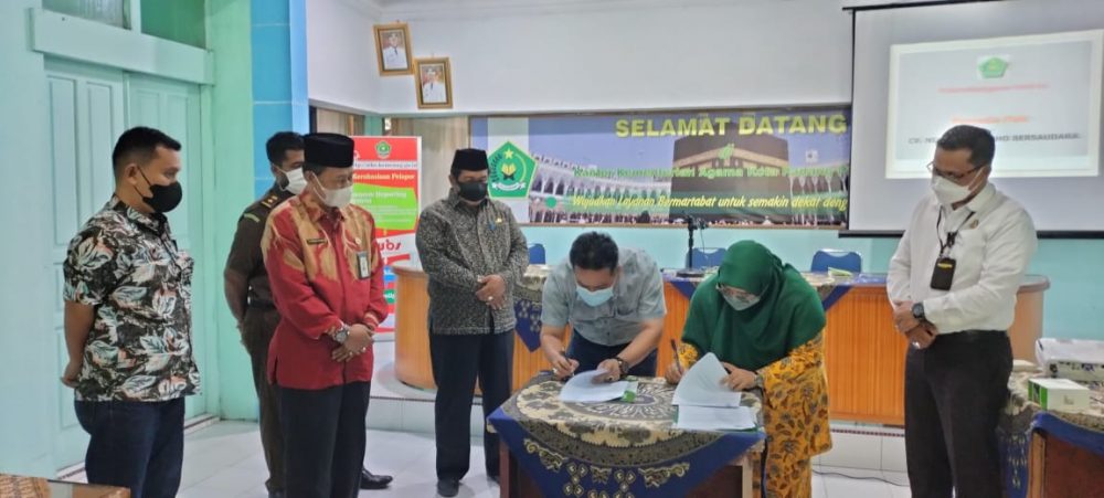 Penandatanganan Kontrak Pembangunan Balai Nikah dan Manasik Haji Padang Panjang Barat Terlaksana