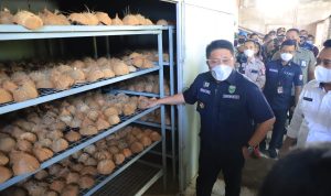 Herman Deru Terus Dongkrak Ekspor Komoditi Karet dan Kopra Produksi Petani Sumsel Herman Deru Terus Dongkrak Ekspor Komoditi Karet dan Kopra Produksi Petani Sumsel