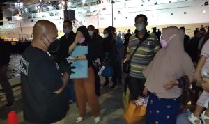 PPKM Mikro, Ketua Komisi I DPRD Natuna Pantau Aktivitas Turun Naik Penumpang Kapal