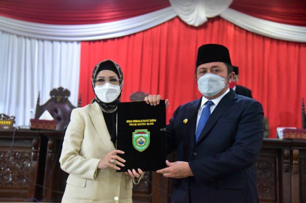 Gubernur Bersama Ketua DPRD Sumsel Tandatangani Persetujuan Pembentukan CDP Kabupaten Kikim Area 