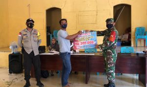 Babinsa Koramil 06/Serasan Praka Dodi Syahputra Turut Dampingi Penyaluran Bantuan BLT DD Babinsa Koramil 06/Serasan Praka Dodi Syahputra Turut Dampingi Penyaluran Bantuan BLT DD