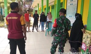 Babinsa Koramil 06/Serasan Himbau Panitia Upacara HUT RI Ke-76 Mendatang Patuhui Prokes Babinsa Koramil 06/Serasan Himbau Panitia Upacara HUT RI Ke-76 Mendatang Patuhui Prokes