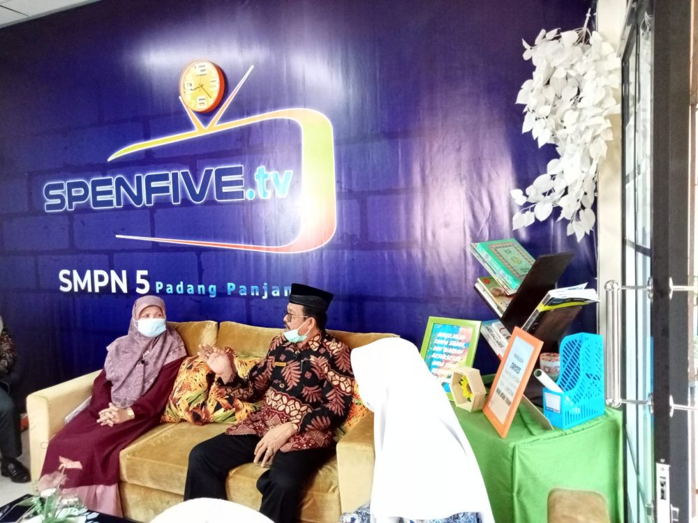 Kakankemenag Padang Panjang Narasumber Peringatan Tahun Baru Islam di SMPN 5 Padang Panjang