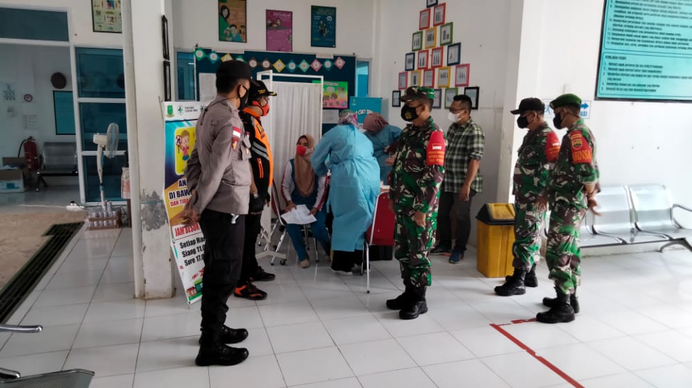 Danramil 06/Serasan Hadiri Vaksinasi Tahap 3 Bagi Nakes