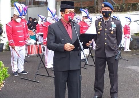 Kakankemenag Padang Panjang Pembaca Do’a Pada Upacara Bendera Peringatan HUT RI ke-76 Kakankemenag Padang Panjang Pembaca Do’a Pada Upacara Bendera Peringatan HUT RI ke-76