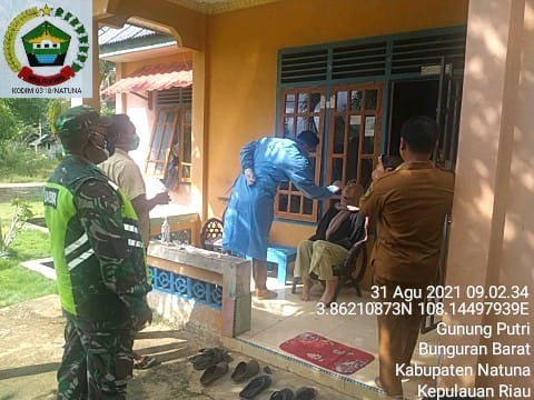 Tidak Kenal Lelah, Koramil 03/Sedanau Terus Berupaya Memutus Penyebaran Covid-19