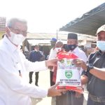 Warga Tanah Mas Banyuasin Terdampak PPKM Sumringah Dapat Bantuan Beras Gubernur Warga Tanah Mas Banyuasin Terdampak PPKM Sumringah Dapat Bantuan Beras Gubernur