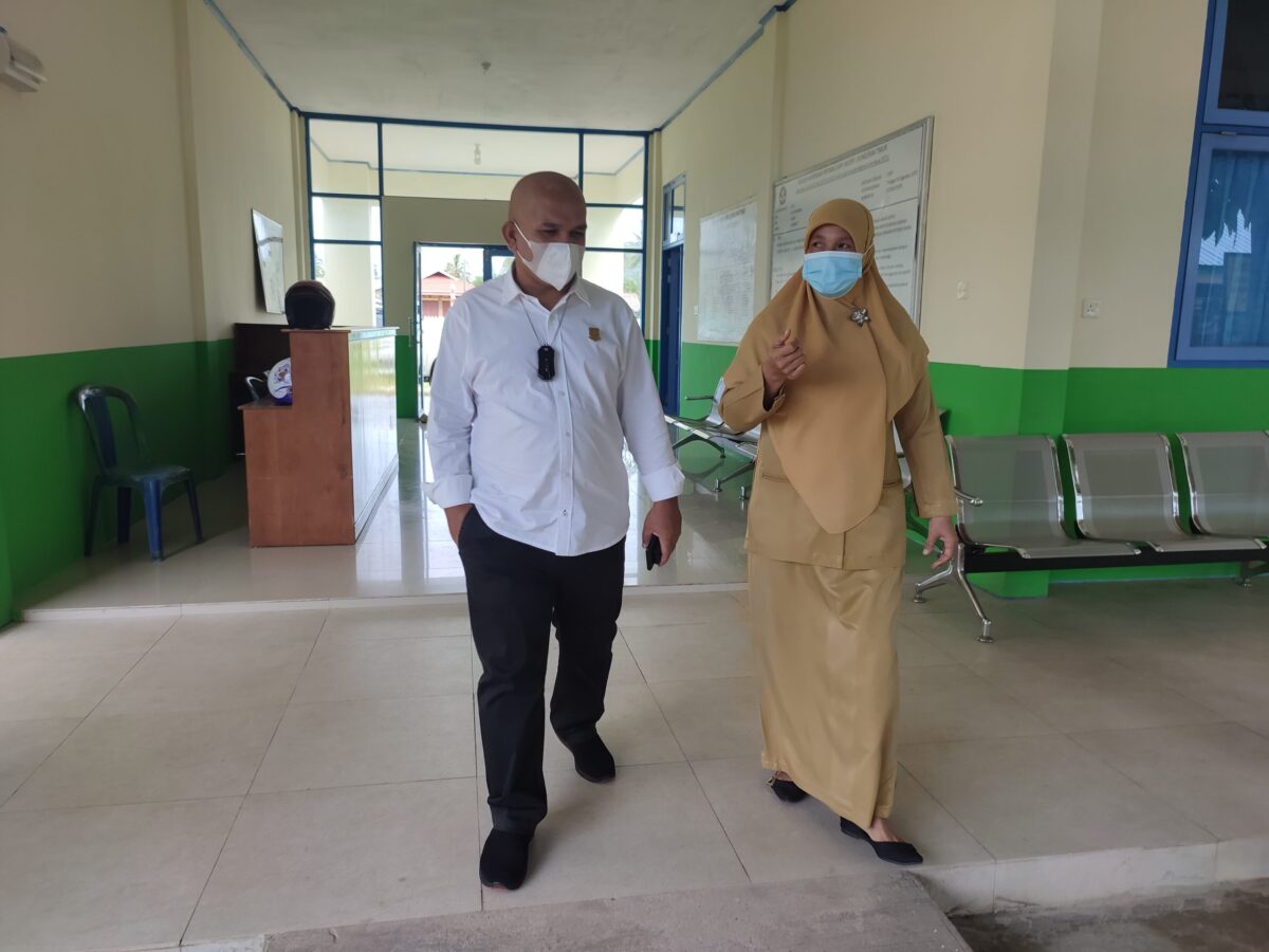 Tinjau Proses PTM, Wan Aris Ingatkan Para Guru Tidak Membuat Siswa Stres