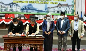 Gubernur Dorong APBD Mampu Berdaya Guna dan Berhasil Guna Gubernur Dorong APBD Mampu Berdaya Guna dan Berhasil Guna