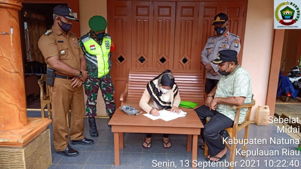 Percepat Vaksinasi, Danramil 05/Midai Kerahkan Babinsa Lakukan Pendataan Door To Door