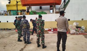 Putus Penyebaran Covid-19, Koramil 06/Serasan Screning Penumpang Kapal Sabuk 36
