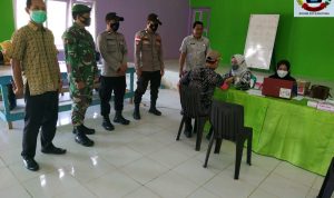 Koramil 03/Sedanau Turut Laksanakan Pengamanan Giat Vaksinasi Desa Setumuk