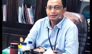 ODGJ Pakai APD Hazmat Bekas Pakai, Dr. Imam “Pura-pura Gak Dengar” ODGJ Pakai APD Hazmat Bekas Pakai, Dr. Imam “Pura-pura Gak Dengar”