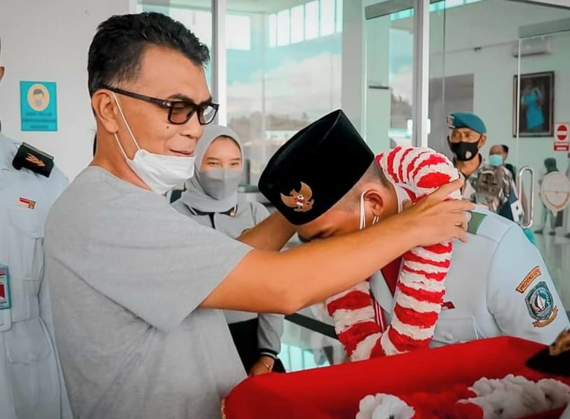 Bupati dan Wakil Bupati Natuna sambut Kepulangan Bintang Erlangga, Paskibraka Nasional Bupati dan Wakil Bupati Natuna sambut Kepulangan Bintang Erlangga, Paskibraka Nasional