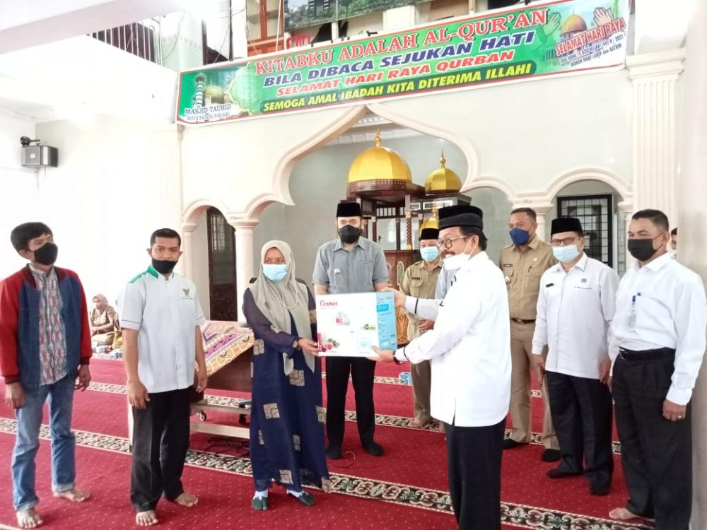 Kakankemenag Dampingi Walikota Menyalurkan Dana Zakat Program Padang Panjang Makmur, Cerdas, Sehat dan Peduli Kakankemenag Dampingi Walikota Menyalurkan Dana Zakat Program Padang Panjang Makmur, Cerdas, Sehat dan Peduli