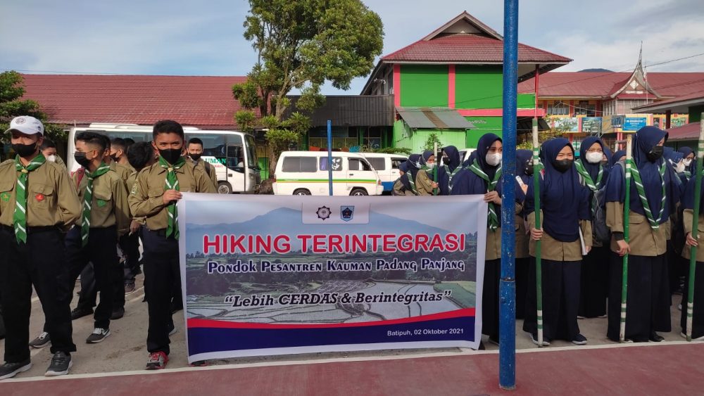 MA KMM Gelar Hiking Terintegrasi Tahfizh Qur’an dan Hadits MA KMM Gelar Hiking Terintegrasi Tahfizh Qur’an dan Hadits