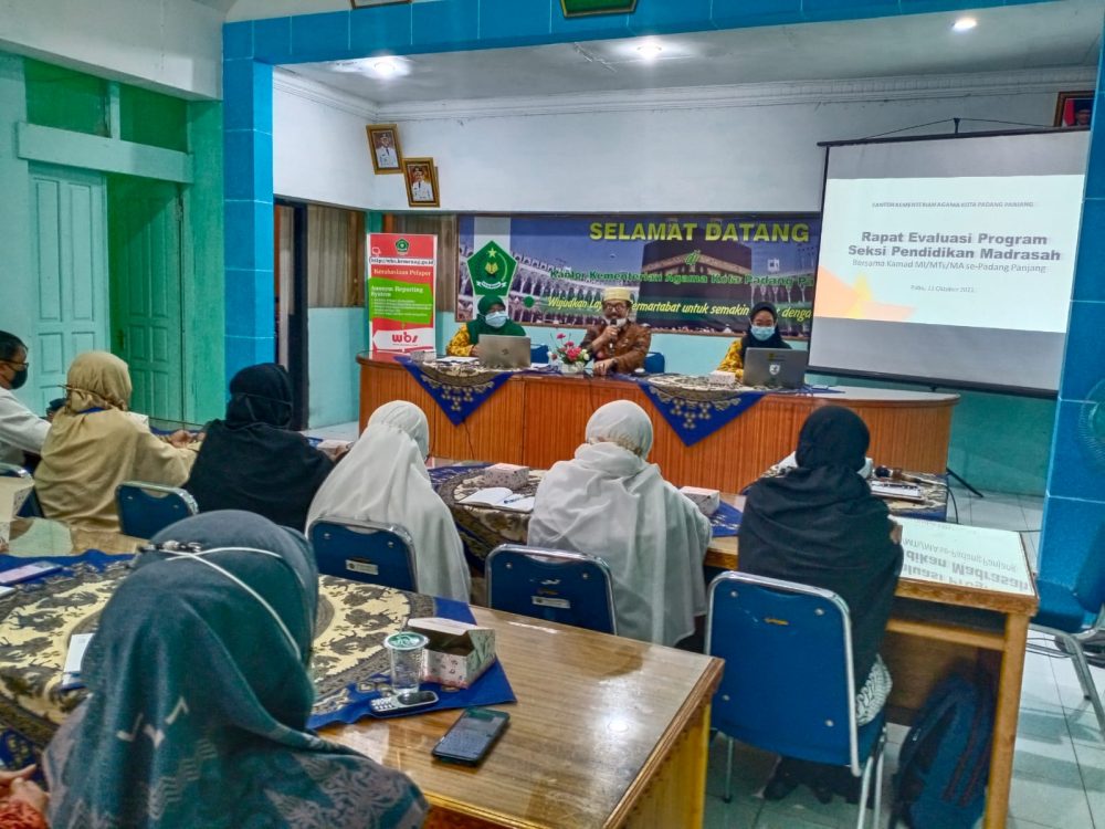 Dukung Program Digitalisasi Madrasah, Kankemenag Padang Panjang Gelar Rapat Evaluasi