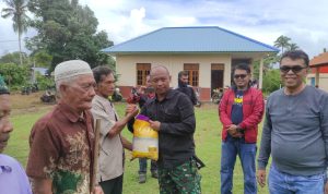 Bupati dan Forkopimda Natuna Lakukan Peletakan Baru Pertama Perkuburan Keramat dan Pembagian Sembako di Segeram