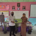 Peduli Pendidikan, Wan Arismunandar Serahkan Bantuan 12 Laptop Kepada Sekolah SD Se-Kecamatan Bungsel