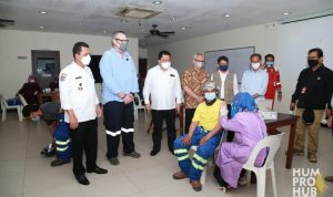 Gubernur Ansar Ajak Semua Pihak Terus Bersinergi Sukseskan Vaksinasi