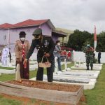 Dandim 0315/Bintan Ikuti Upacara Ziarah Nasional di TMP Pusara Bhakti Tanjungpinang, di Hari Pahlawan Tahun 2021