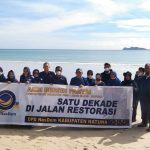 Sambut HUT Partai Nasdem, 2 Anggota DPRD Natuna Turut Goro Bersihkan Objek Wisata Pantai Tanjung