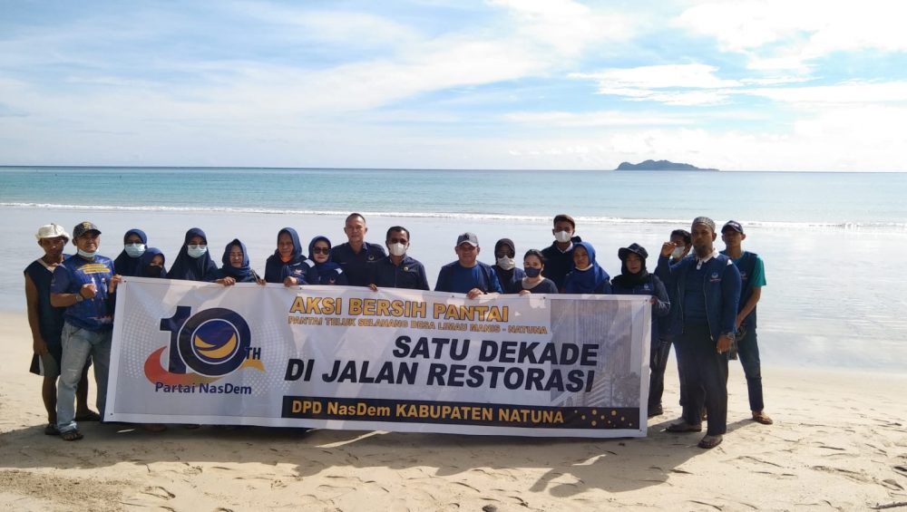 Sambut HUT Partai Nasdem, 2 Anggota DPRD Natuna Turut Goro Bersihkan Objek Wisata Pantai Tanjung Sambut HUT Partai Nasdem, 2 Anggota DPRD Natuna Turut Goro Bersihkan Objek Wisata Pantai Tanjung