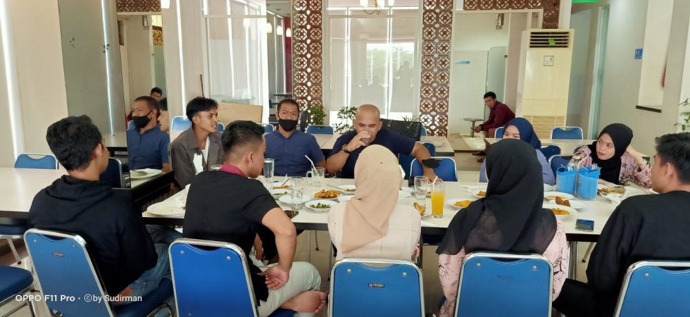 Temui Mahasiswa Asal Natuna di Batam, Ini Pesan Ketua Komisi I DPRD