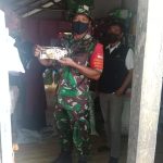 Personel Babinsa 06/Serasan Gelar Sidak Makanan Kadaluarsa di Sejumlah Kedai