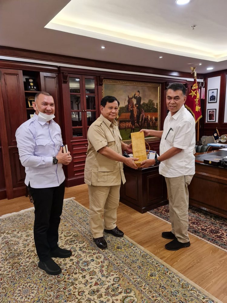 Bupati dan Wakil Bupati Natuna Temui Menhan, Perkuat Keamanan Maritim Perbatasan Bupati dan Wakil Bupati Natuna Temui Menhan, Perkuat Keamanan Maritim Perbatasan