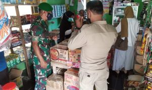 Akhir Tahun Koramil 06/Serasan Sidak Barang Kadaluarsa