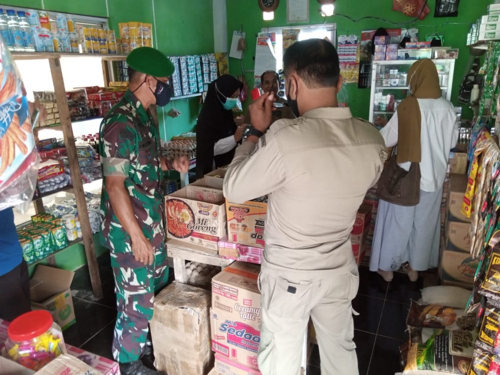 Akhir Tahun Koramil 06/Serasan Sidak Barang Kadaluarsa