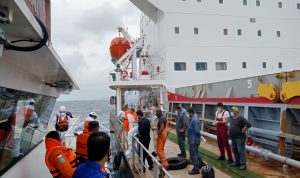 ABK Kapal Berbendera AS Positif Covid-19, Tim SAR Gabungan Berikan Bantuan Peralatan Medis