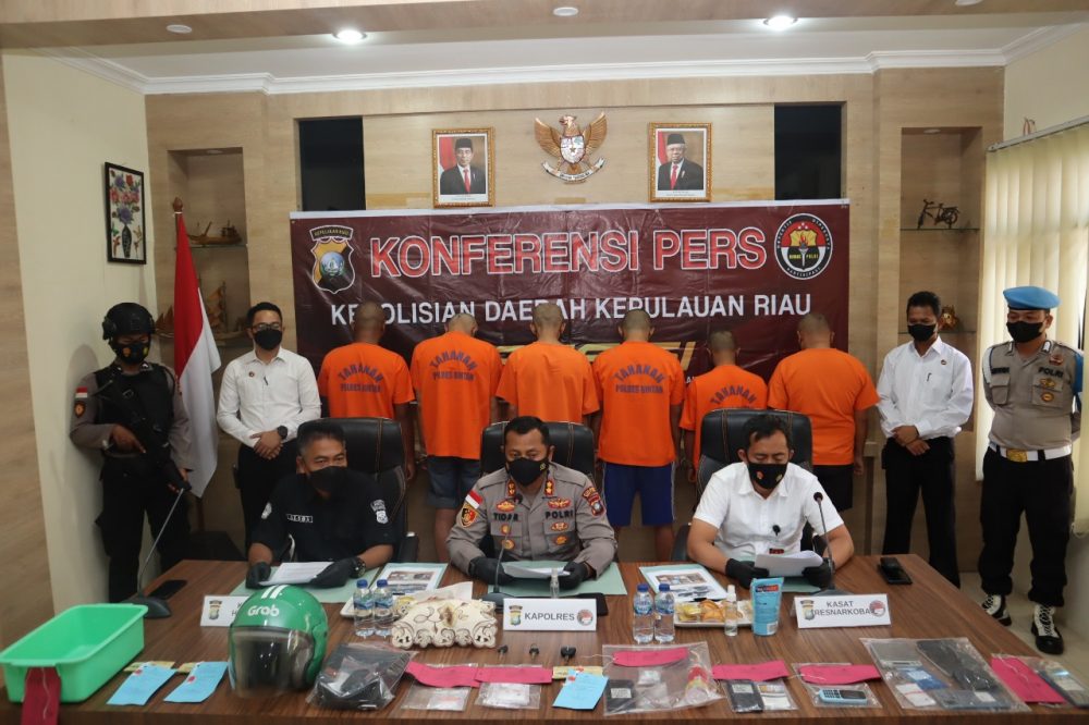 Awal tahun 2022, Polres Bintan Tangkap 6 Pelaku Narkoba dan Amankan ¼ ons Narkotika jenis sabu-sabu Awal tahun 2022, Polres Bintan Tangkap 6 Pelaku Narkoba dan Amankan ¼ ons Narkotika jenis sabu-sabu