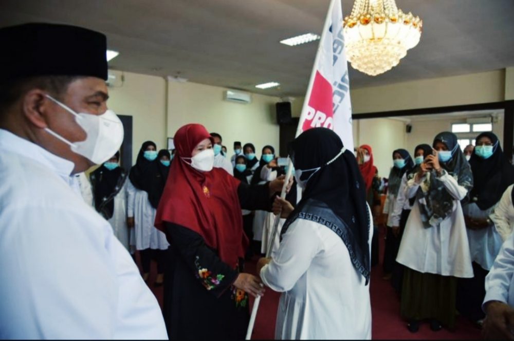 Suhatri Bur Lantik Pengurus SOIna Kabupaten Padang Pariaman Periode 2022-2026