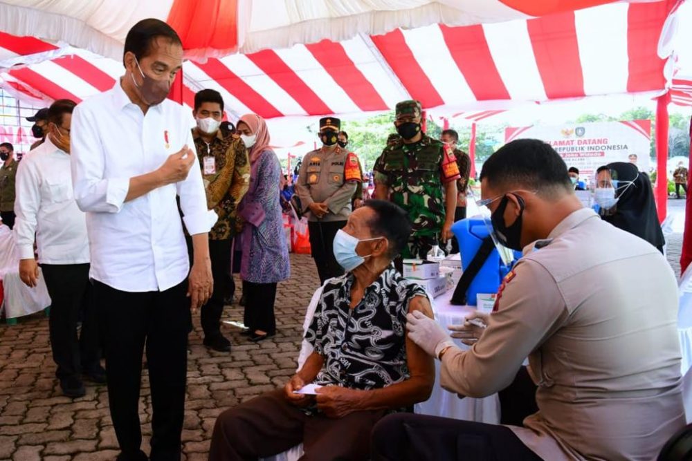 Polres Bintan Turut Andil Dalam Pelaksanaan Vaksinasi Yang di Tinjau Presiden RI di Bintan Polres Bintan Turut Andil Dalam Pelaksanaan Vaksinasi Yang di Tinjau Presiden RI di Bintan