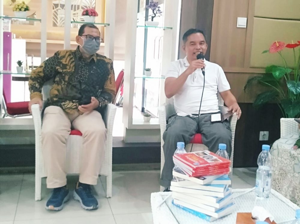 Kadiskominfo Padang Pariaman Jadi Pembicara Bincang Santai ASN Yang Digelar Komunitas SabiSabu Kadiskominfo Padang Pariaman Jadi Pembicara Bincang Santai ASN Yang Digelar Komunitas SabiSabu
