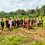 Personil Koramil 06/Serasan Melaksanakan Goro Di Area Yang Akan Dijadikan Lapangan Bola Kaki