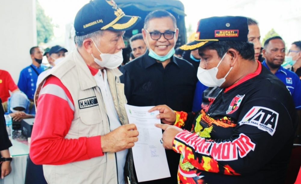Pasca Gempa di Pasaman Barat, Ormas, LSM serta Berbagai Instansi Membantu Warga Yang Terkena Musibah Pasca Gempa di Pasaman Barat, Ormas, LSM serta Berbagai Instansi Membantu Warga Yang Terkena Musibah